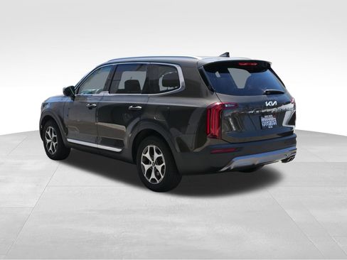 Used 2022 Kia Telluride EX FWD image 6