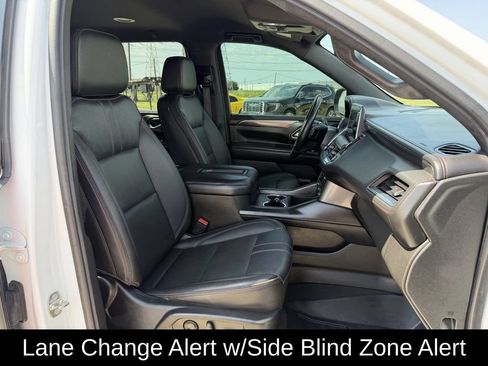 Used 2022 Chevrolet Suburban RST w/ Luxury Package RWD image 35