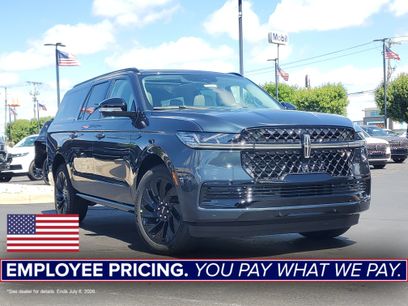 New 2026 Lincoln Navigator L Reserve w/ Jet Appearance Package