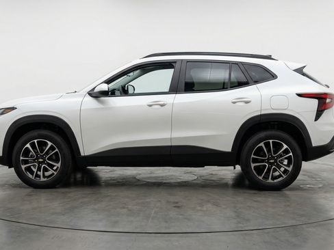 Used 2025 Chevrolet TrailBlazer LT image 5