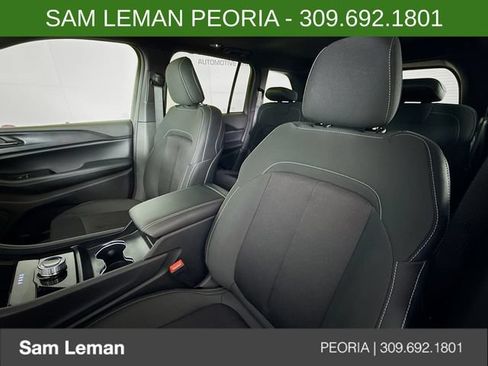 New 2025 Jeep Grand Cherokee Laredo w/ Luxury Tech Group I AWD/4WD image 20