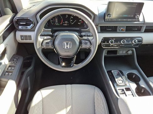 Certified 2023 Honda Pilot LX image 11