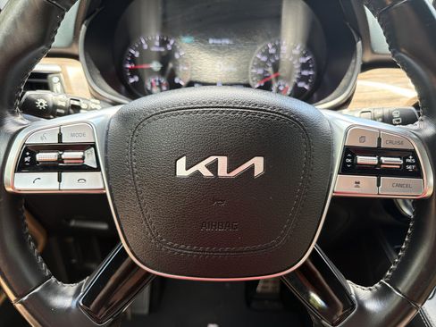 Used 2022 Kia Telluride SX w/ Towing Package FWD image 13