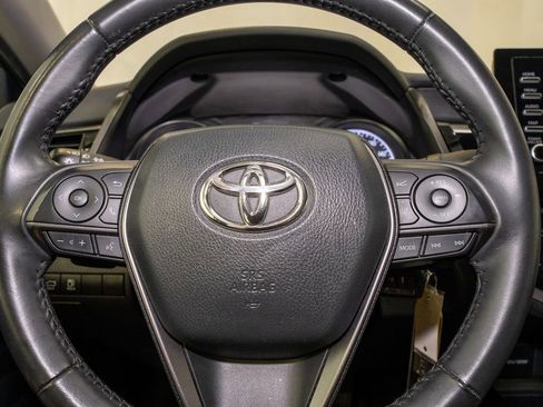 Used 2024 Toyota Camry SE image 16