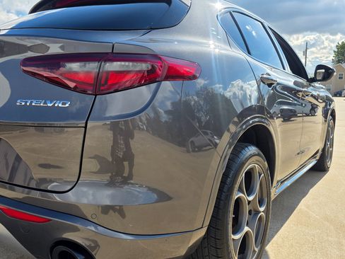 Used 2022 Alfa Romeo Stelvio Ti image 22