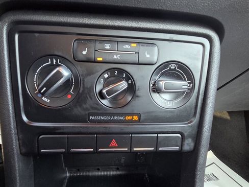 Used 2014 Volkswagen Beetle 2.5 image 20