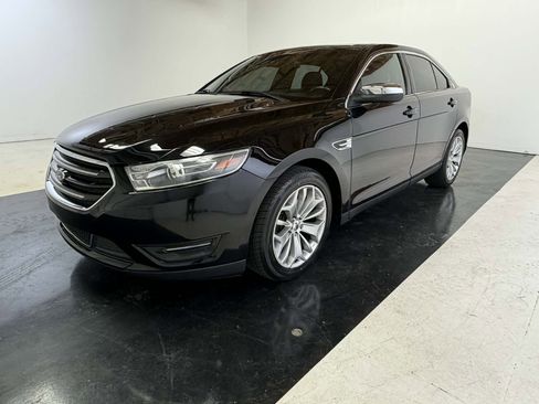 Used 2018 Ford Taurus Limited FWD image 3
