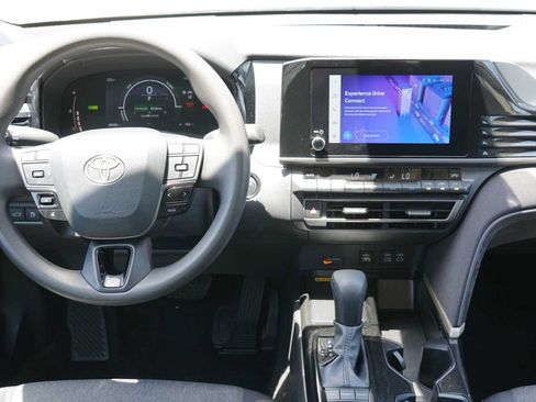 Used 2025 Toyota Camry LE FWD image 23