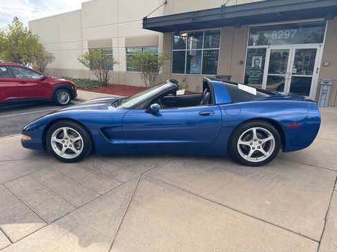 Used 2003 Chevrolet Corvette Coupe w/ Preferred Equipment Group RWD image 14