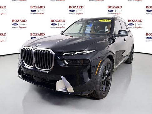 Used 2024 BMW X7 xDrive40i w/ Premium Package AWD/4WD image 4