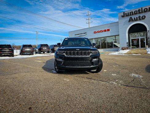 New 2025 Jeep Grand Cherokee Limited w/ Trailer Tow Package image 9