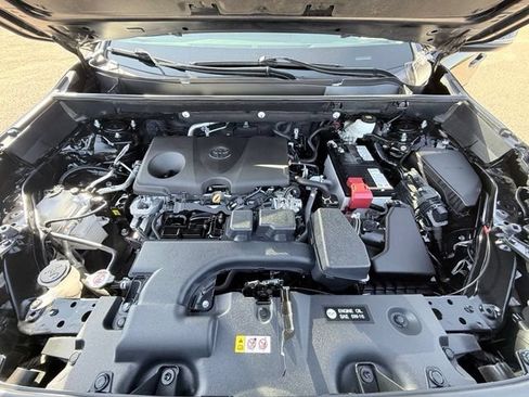 Used 2024 Toyota RAV4 XLE AWD/4WD image 19