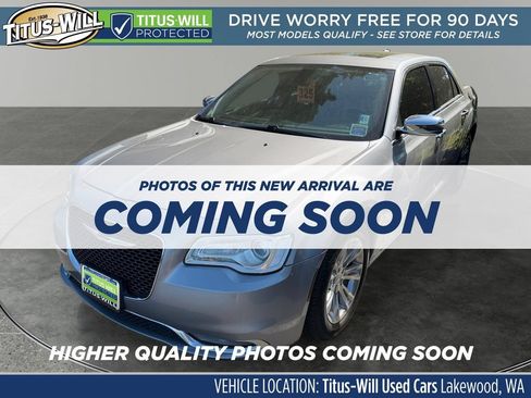 Used 2016 Chrysler 300 C RWD image 3