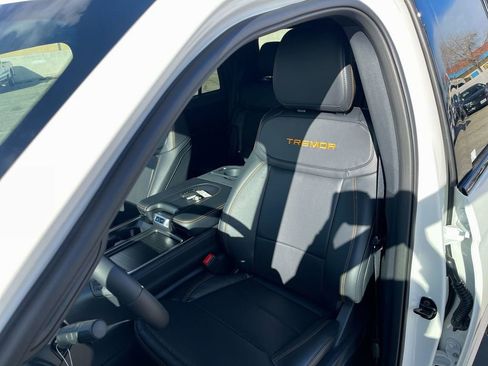 New 2026 Ford Expedition Tremor image 25