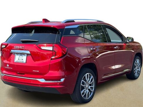 Used 2023 GMC Terrain Denali w/ Denali Premium Package AWD/4WD image 7