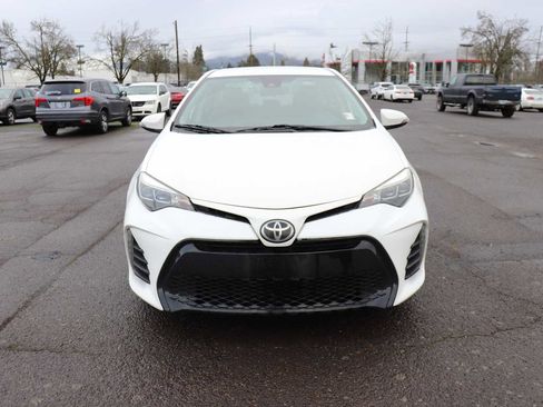 Used 2019 Toyota Corolla SE image 2