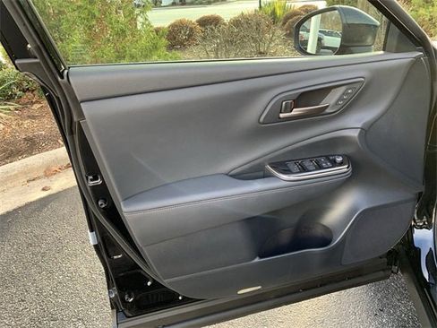 New 2025 Toyota Crown Signia image 17