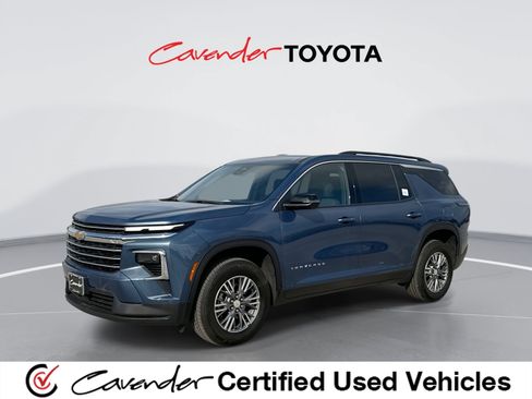 Used 2026 Chevrolet Traverse LT w/ Driver Confidence Package FWD image 1