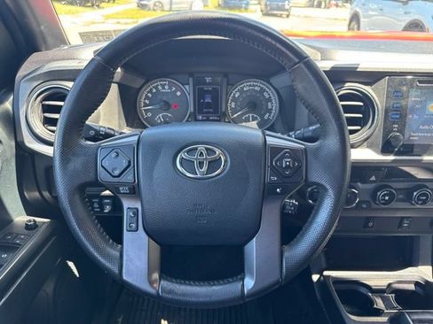 Used 2017 Toyota Tacoma TRD Off-Road w/ Tow Package (A/T) AWD/4WD image 9