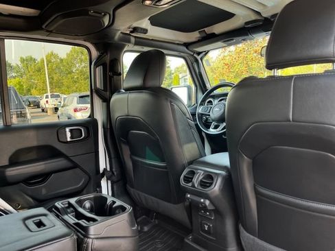 Used 2020 Jeep Wrangler Unlimited Sahara AWD/4WD image 22