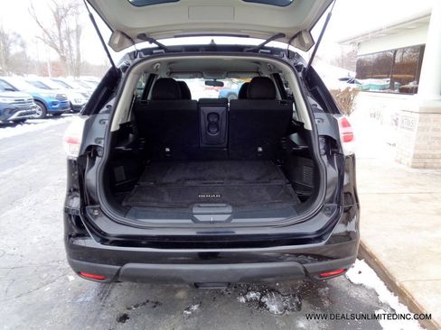 Used 2015 Nissan Rogue SV image 18