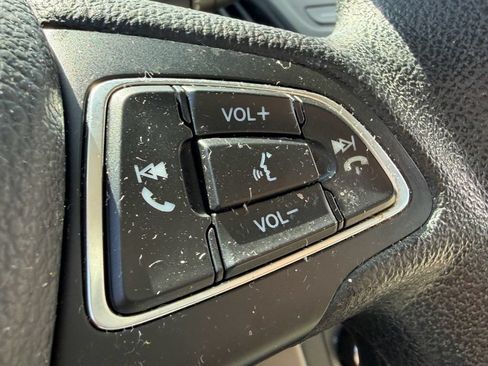 Used 2017 Ford Focus SE FWD image 20