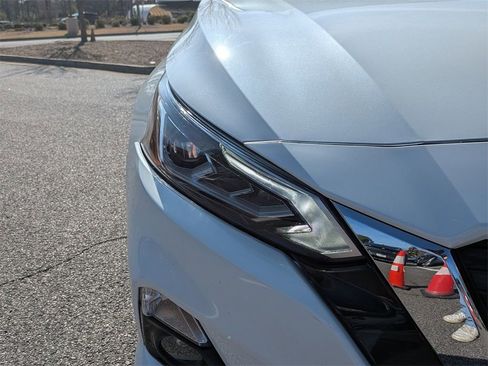 Used 2022 Nissan Altima 2.5 SL FWD image 9