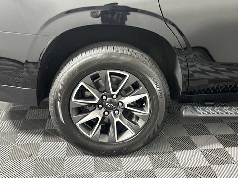 Used 2023 Chevrolet Tahoe Z71 w/ Luxury Package image 19