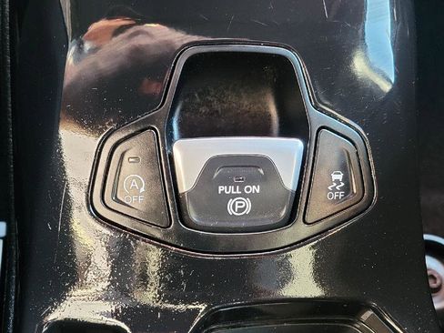 Used 2022 Jeep Renegade Altitude w/ Convenience Group image 19