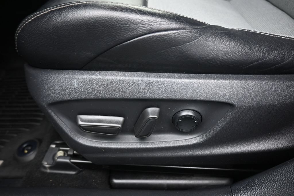 Used 2019 Toyota Corolla XSE FWD image 12