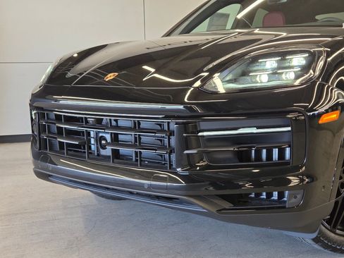 New 2026 Porsche Cayenne Coupe AWD/4WD image 24