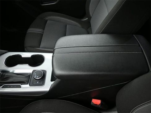 Used 2025 Chevrolet Blazer LT image 31