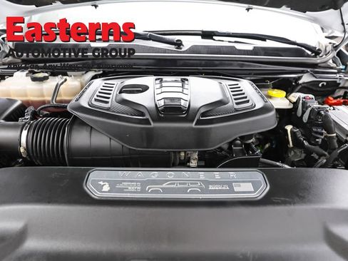 Used 2024 Jeep Wagoneer L Series II RWD image 7