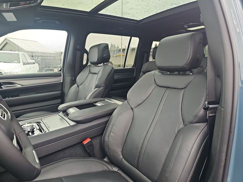 New 2026 Jeep Grand Wagoneer 4WD image 18