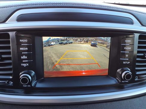 Used 2020 Kia Sorento EX image 22