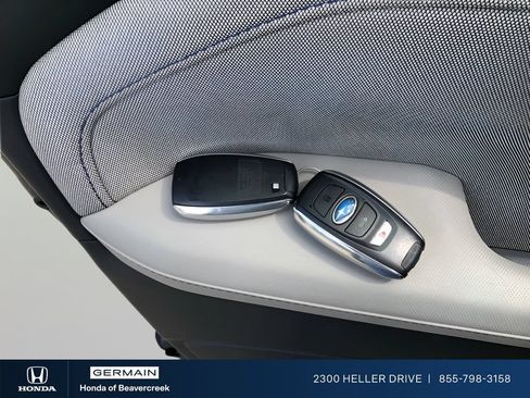 Used 2025 Subaru Forester Premium AWD/4WD image 9