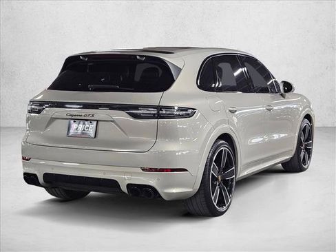 Used 2022 Porsche Cayenne GTS AWD/4WD image 5