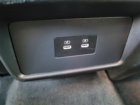 Used 2024 Nissan Rogue SV image 10