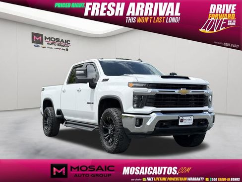 Used 2024 Chevrolet Silverado 2500 LT AWD/4WD image 1