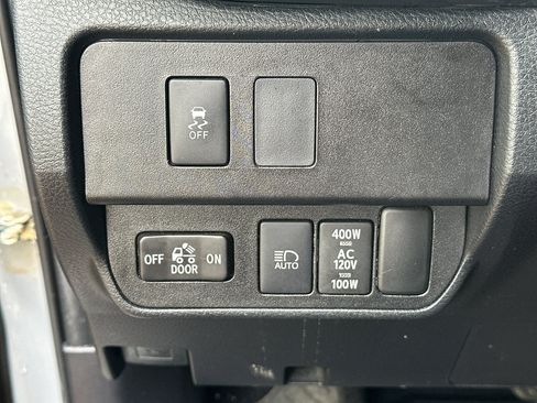 Used 2021 Toyota Tacoma TRD Sport AWD/4WD image 28