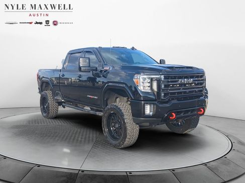 Used 2020 GMC Sierra 2500 AT4 w/ AT4 Premium Package AWD/4WD image 2