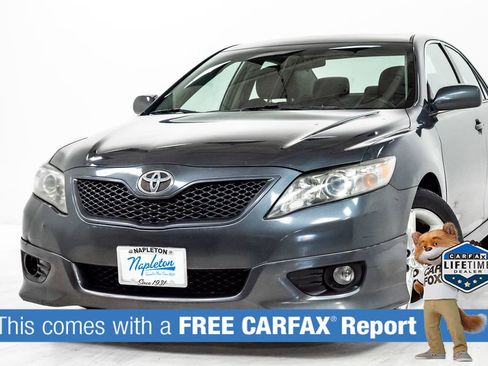 Used 2011 Toyota Camry SE w/ SE Extra-Value Pkg #1 FWD image 2