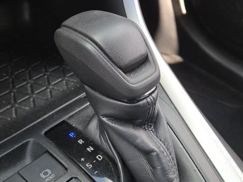 Used 2020 Toyota RAV4 LE w/ All Weather Liner Package AWD/4WD image 19
