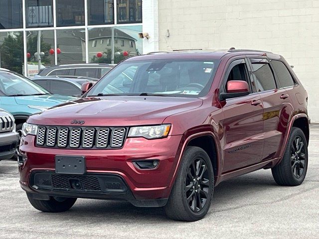 Used 2020 Jeep Grand Cherokee Altitude AWD/4WD image 5