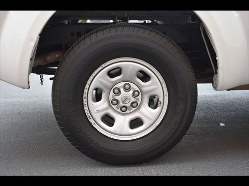 Used 2019 Nissan Frontier S image 36