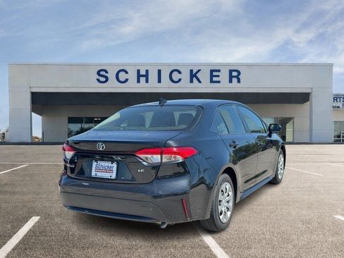 Used 2021 Toyota Corolla LE FWD image 3