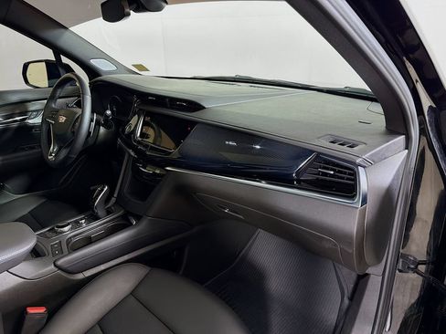 Used 2025 Cadillac XT6 Sport w/ LPO, Floor Liner Package AWD/4WD image 28