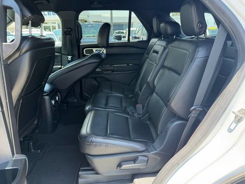 Used 2020 Ford Explorer XLT w/ Equipment Group 202A RWD image 12