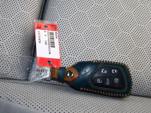 Used 2025 Volkswagen ID. Buzz 1st Edition image 21