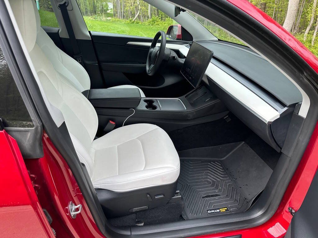 Used 2023 Tesla Model Y Performance AWD/4WD image 5
